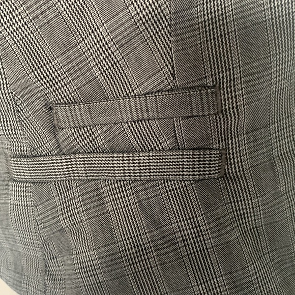 ESPRIT vest, gently used. - Picture 3 of 5